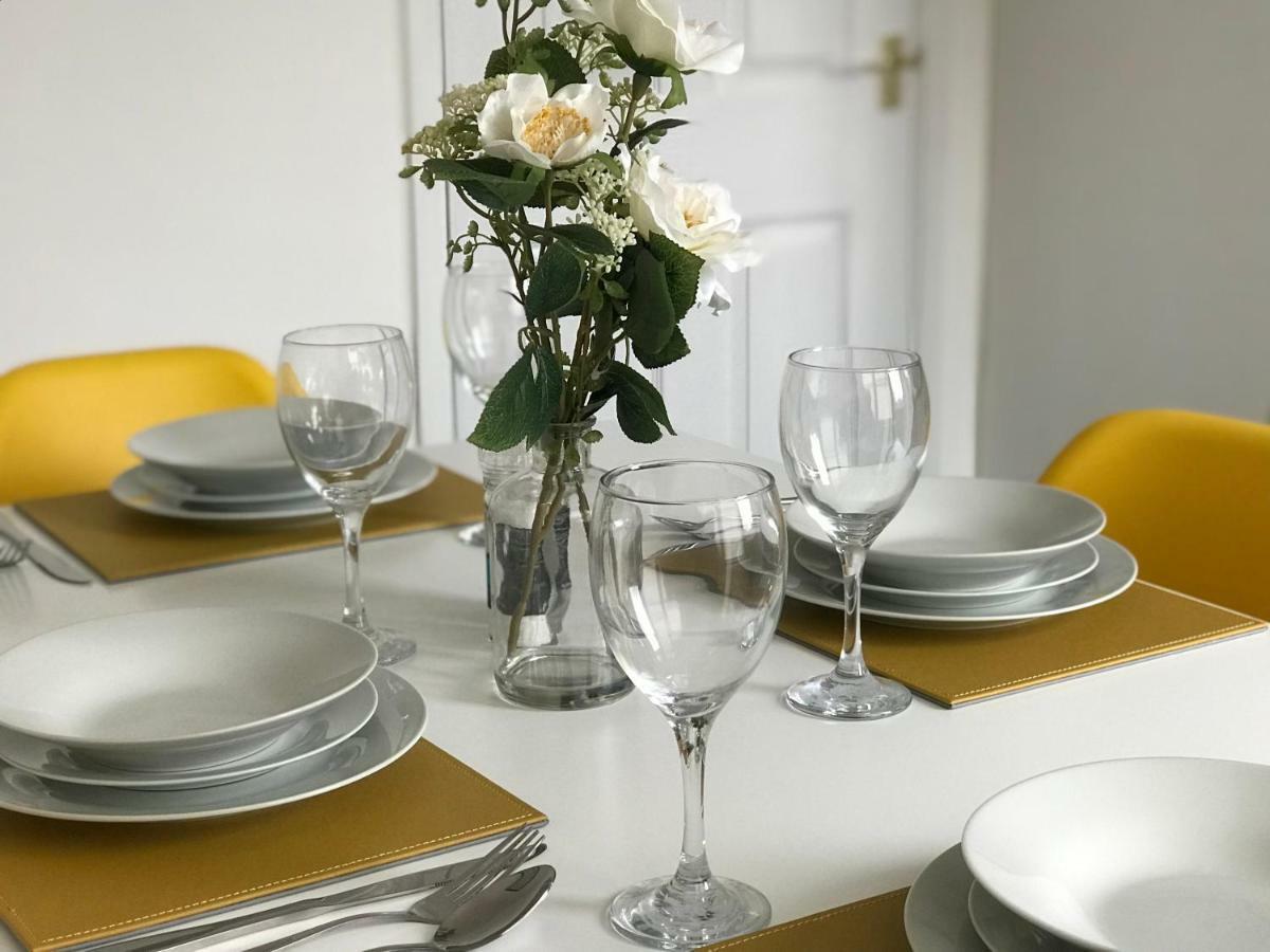 Swale Corner Villa Уелингбъро Екстериор снимка