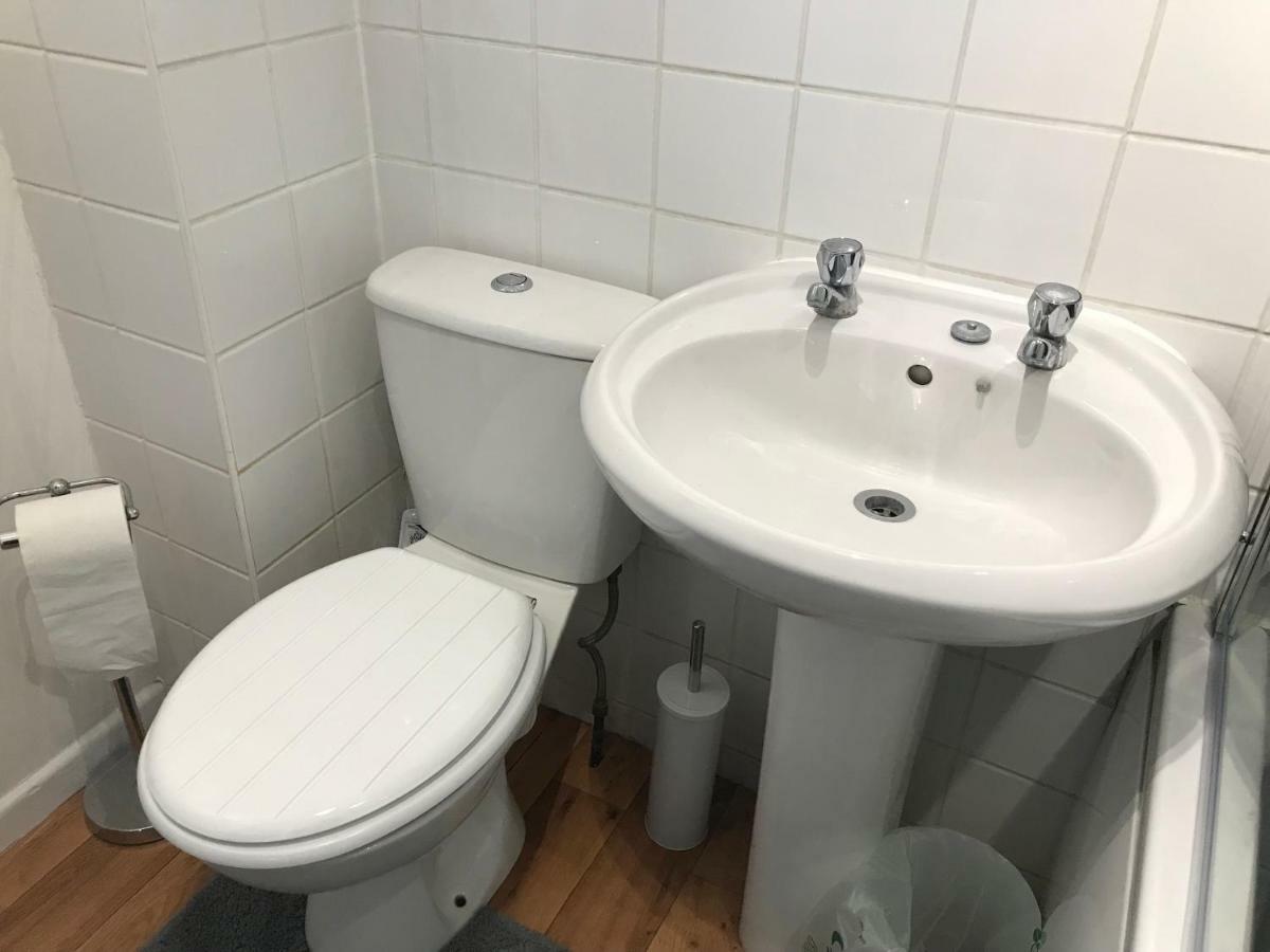 Swale Corner Villa Уелингбъро Екстериор снимка